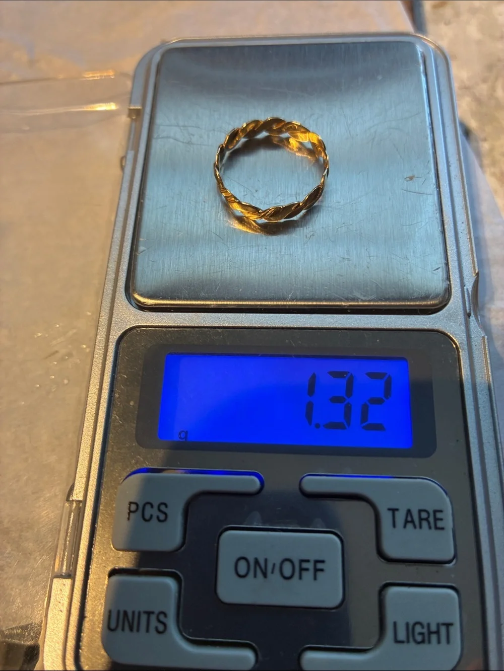 Elegant 14 K Woven Gold Band Ring      Size 7   1.32 Grams
